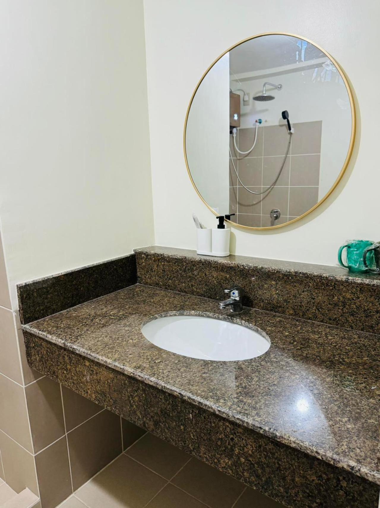 Vincondotel Near Bgc 3Br Fairlane 5114 Manila Zewnętrze zdjęcie